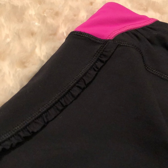 LuLuLemon • Workout Capris - Picture 5 of 5